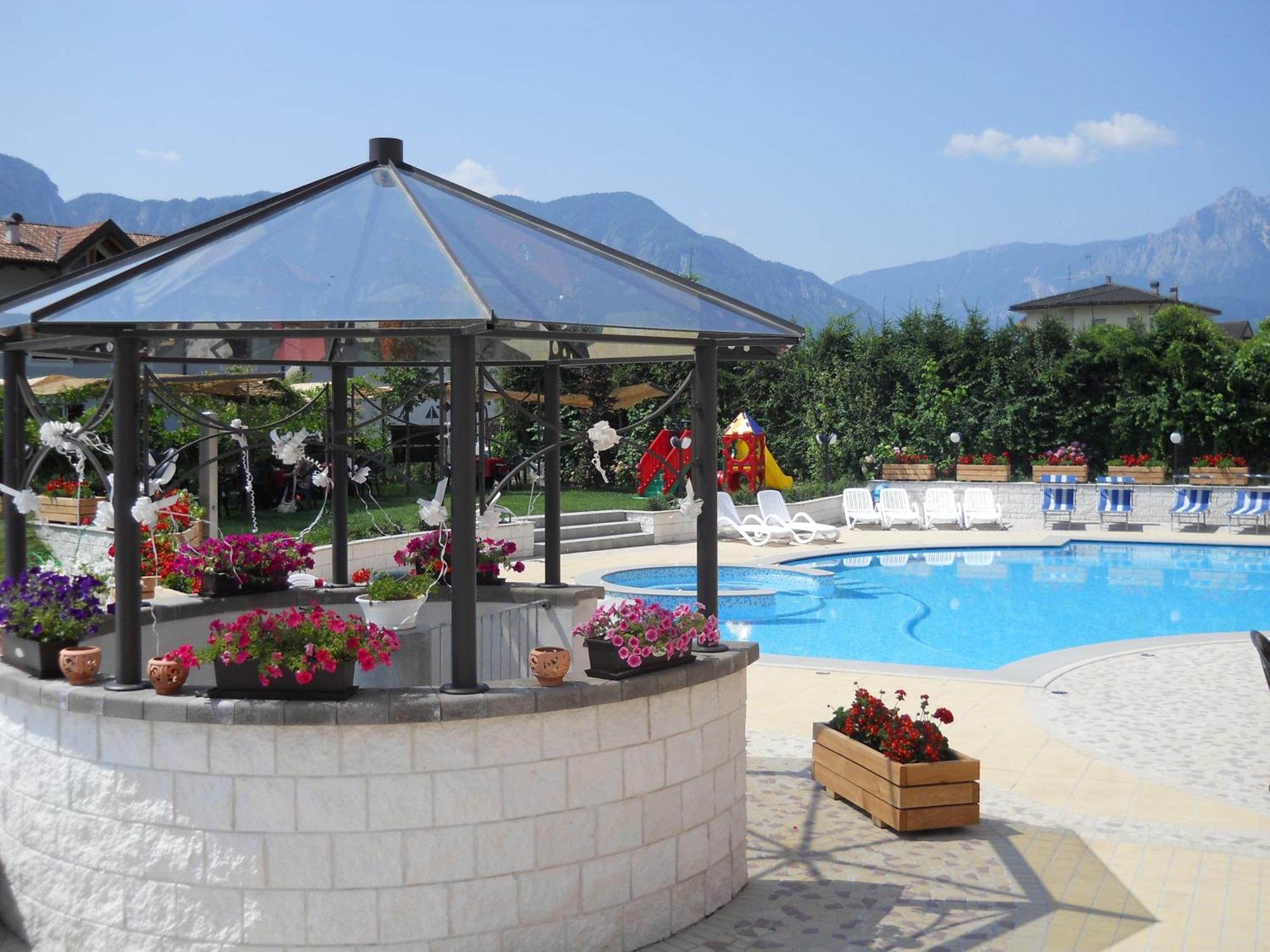 Hotel Bellaria Levico Terme Eksteriør bilde