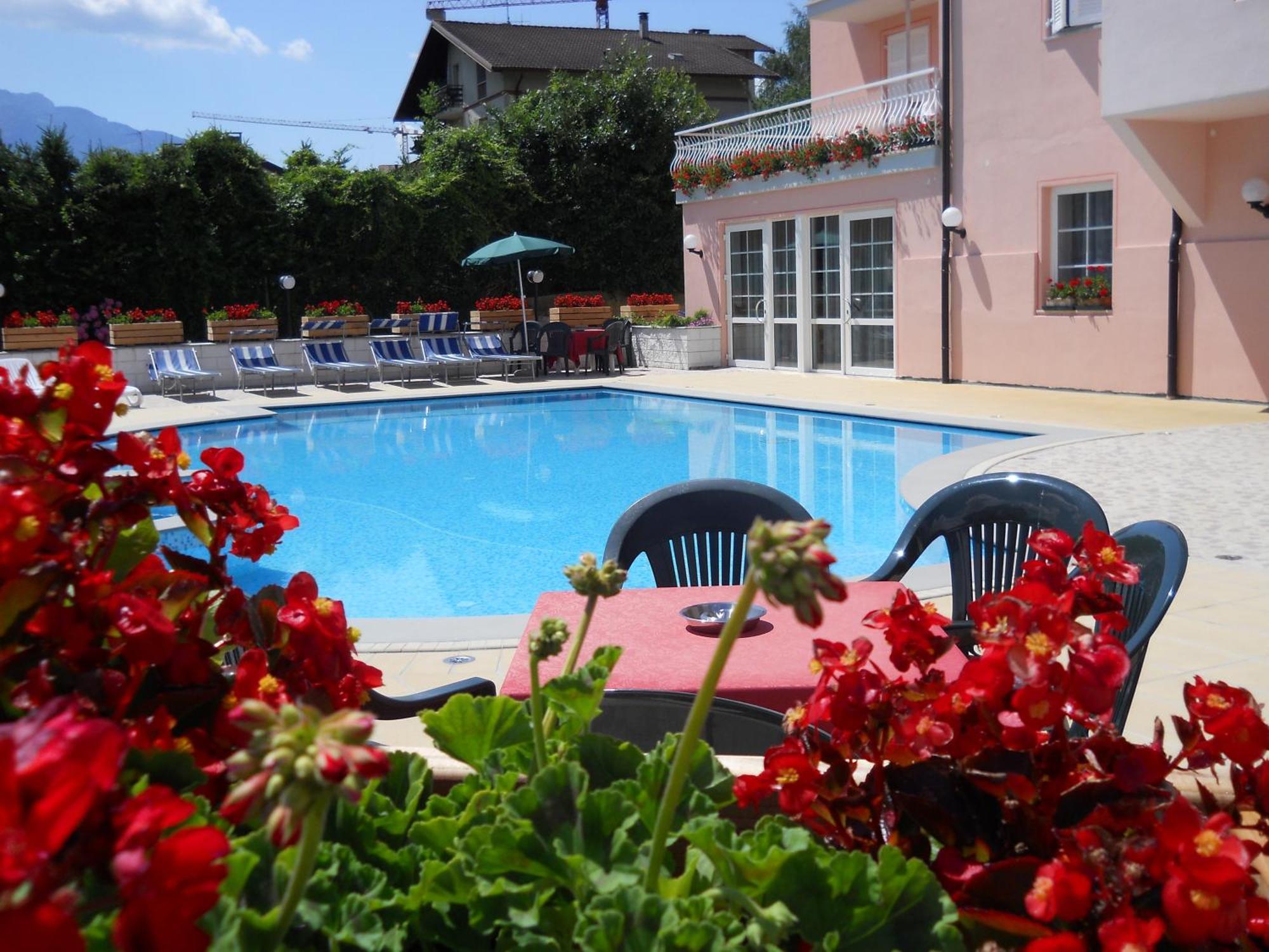 Hotel Bellaria Levico Terme Eksteriør bilde