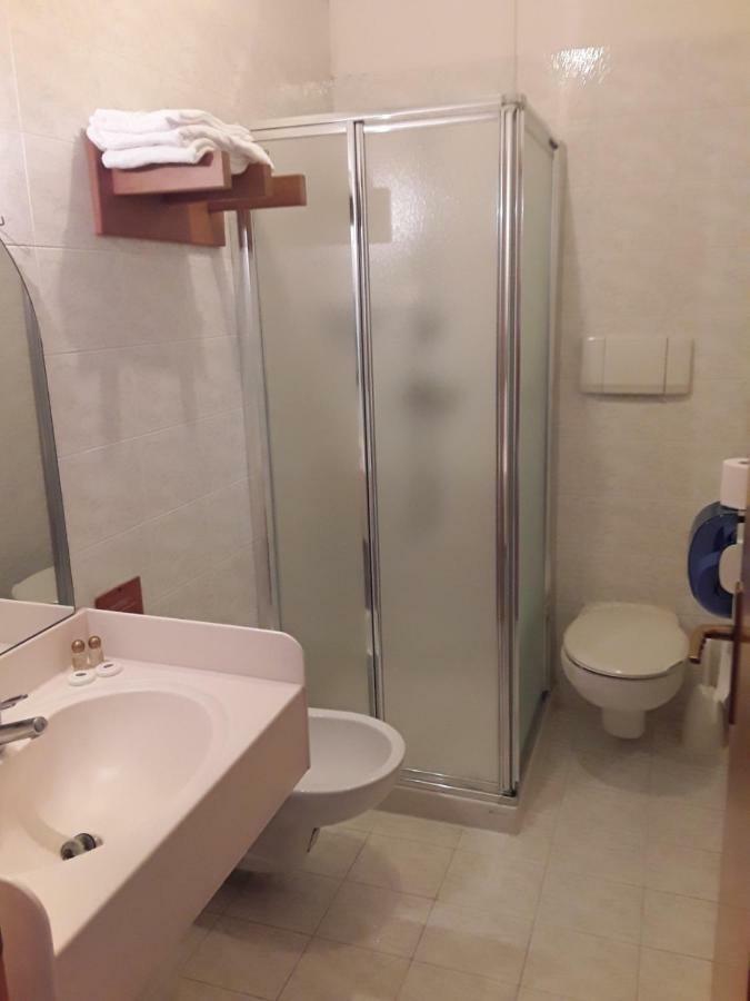 Hotel Bellaria Levico Terme Eksteriør bilde